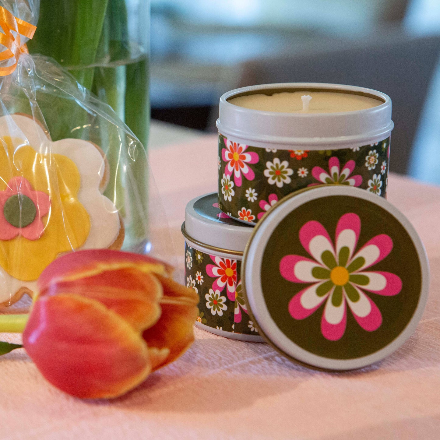 Groovy Flower Bunch Travel Candle