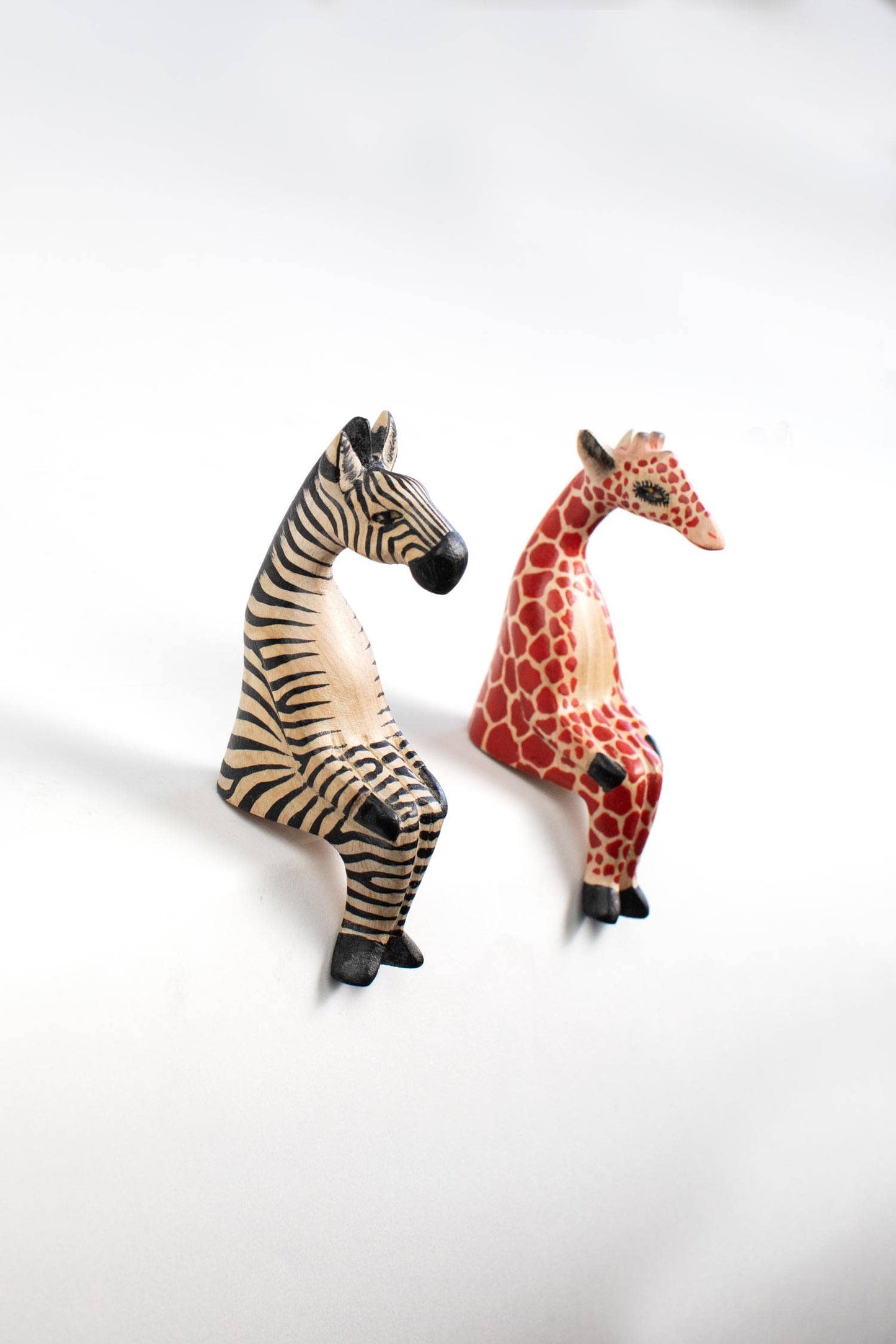 Little Giraffe Shelf Sitter