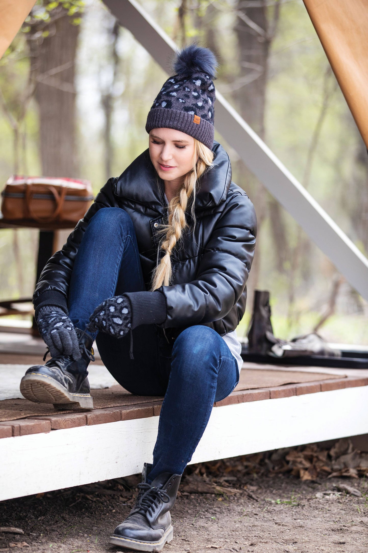 Britt's Knits Snow Leopard Gloves Grey