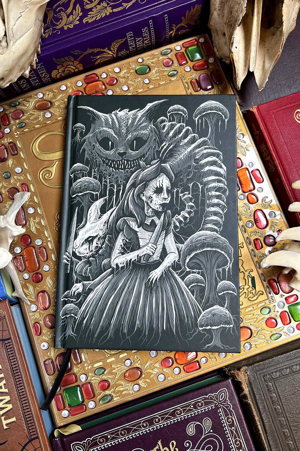 Alice in Murderland Journal
