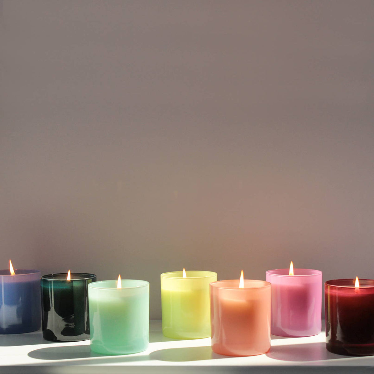 Flora 9 oz. Hue Candle (Wild Orchid)