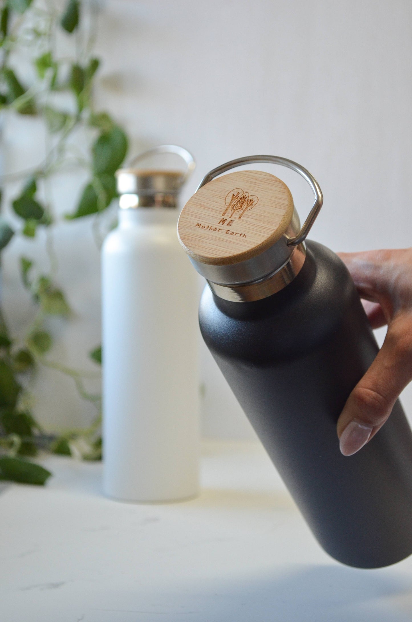 Stainless Steel Water Bottle: White